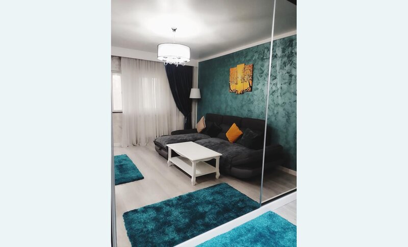 Titan Auchan, Parcul Teilor, 3 camere Bloc Nou